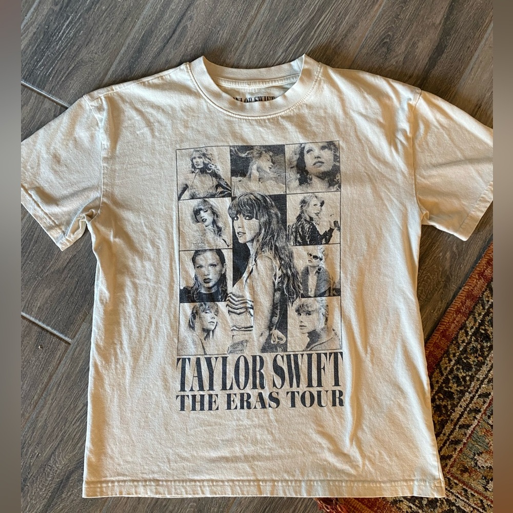 Taylor Swift The Eras Tour US Dates T-Shirt SMALL Cream Beige Official Merch